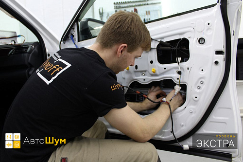 Клеим Шумофф Комфорт 6 Тойоты Камри 55