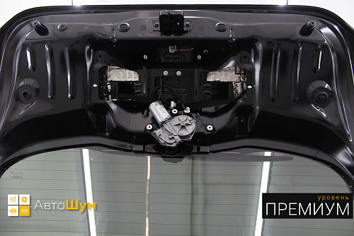 Виброизоляция пятой двери Рено Сандеро