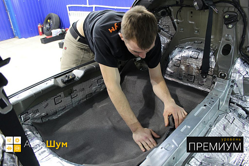 Клеим шумоизоляцию в багажник Ниссан Кашкай