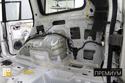 Заводская виброизоляция на арках Митсубиси Паджеро