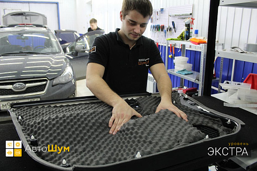 Клеим Шумофф Absorber А15 на обшивку двери Субару ХВ