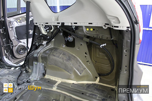 Штатная шумоизоляция арок Хонда ЦР-В 4