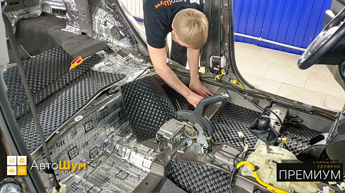 Клеим Комфорт 6 на пол Киа Рио КБ