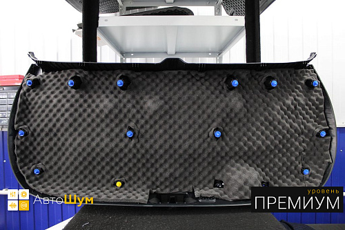 Шумоизоляция обшивки пятой двери Киа Сид