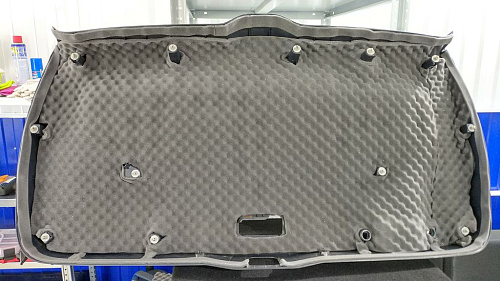 Шумоизоляция обшивки пятой двери Хонды СРВ