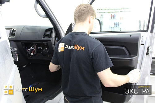 Снимаем дверные обшивки Уаз Патриот Пикап