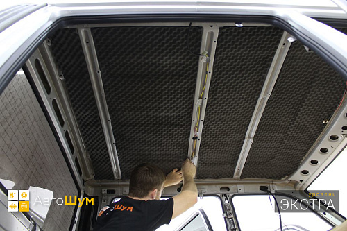 Клеим шумопоглотитель на крышу Уаз Патриот Пикап