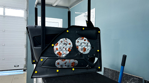 Виброизоляция дверной обшивки Лада Гранта