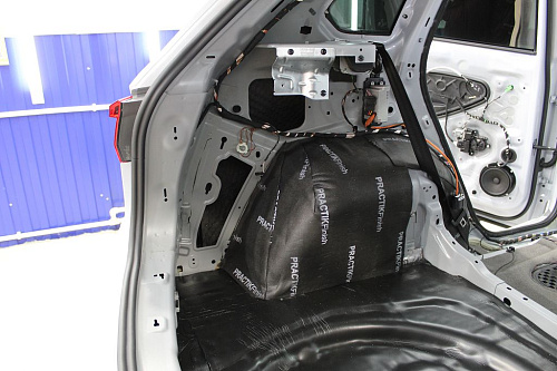 Звукоизоляция арок Фольксваген Тигуан