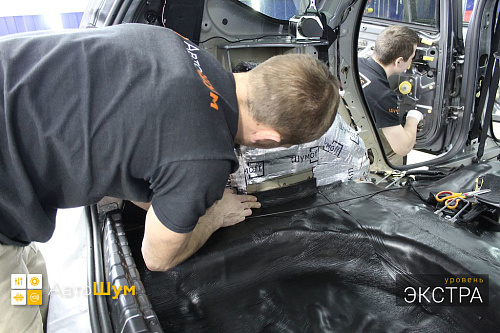 Шумоизоляция багажника Рено Дастер