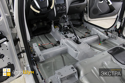 Штатная шумоизоляция пола Датсун Он До