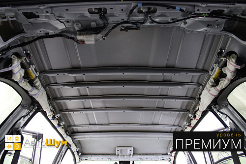 Штатная шумоизоляция крыши Тойоты Хайлендер.