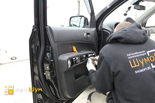 Снимаем обшивку двери Ниссан Х-Трейл T31