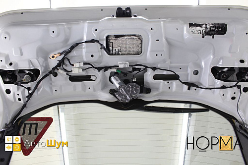 Виброизоляция пятой двери Ниссан Кашкай J11.