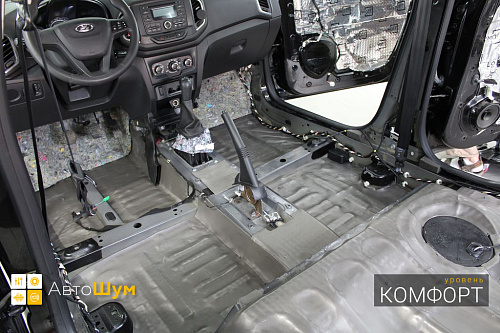 Шумоизоляция пола Лада ИКС РЕЙ