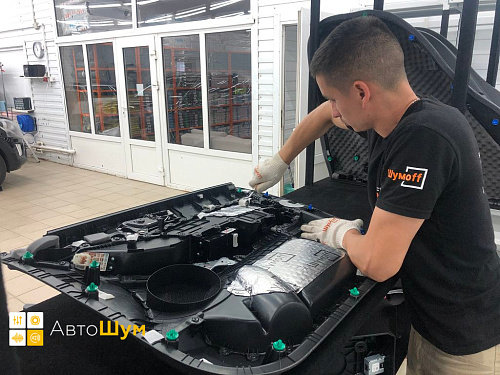 Оклейка Шумофф М2  дверной обшивки Хёндай Крета