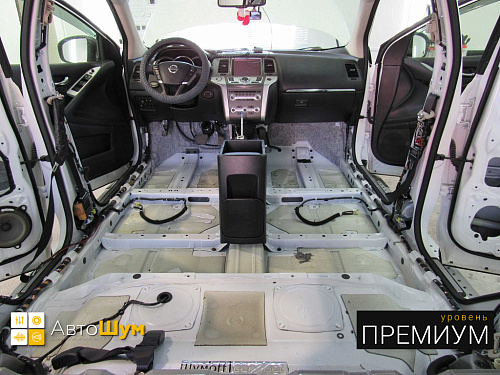 Штатная шумоизоляция пола Ниссан Мурано.