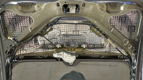 Виброизоляция пятой двери Хонды СРВ