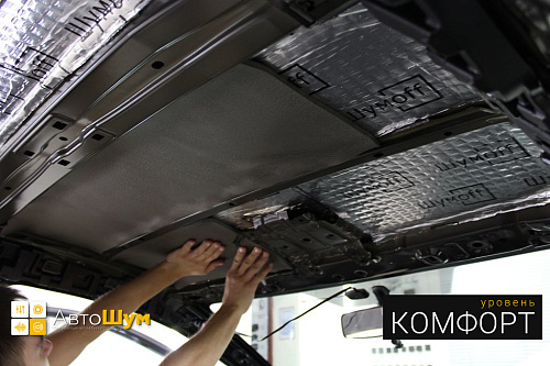 Клеим Шумофф Base 8 на крышу Тойоты Короллы Е180.