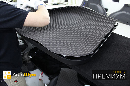 Клеим дверную обшивку на Киа Соренто