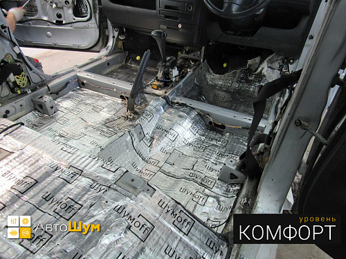 Виброизоляция пола Тойоты Пробокс.