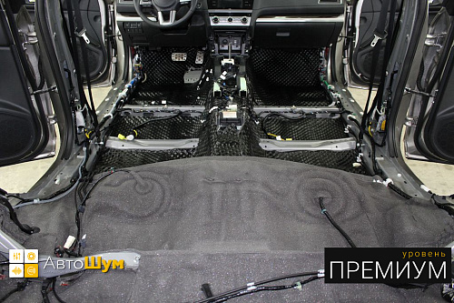 Шумоизоляция пола Субару Аутбек.