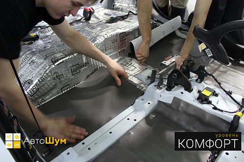 Клеим Шумофф Practik Base 4 на пол Киа Спортейдж