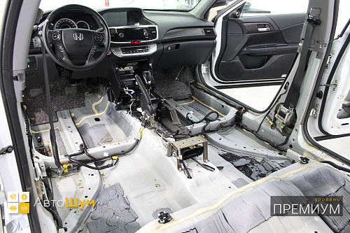 Штатная шумоизоляция днища Хонда Аккорд