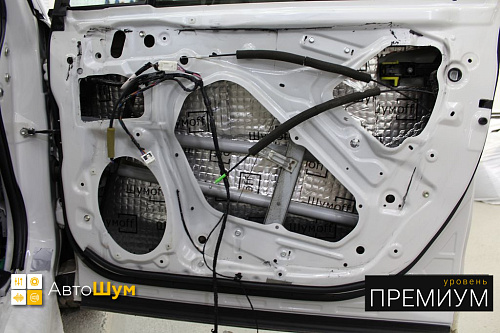 Виброизоляция дверей Субару Форестер