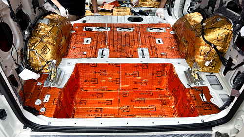 Виброизоляция багажника Митсубиси Паджеро