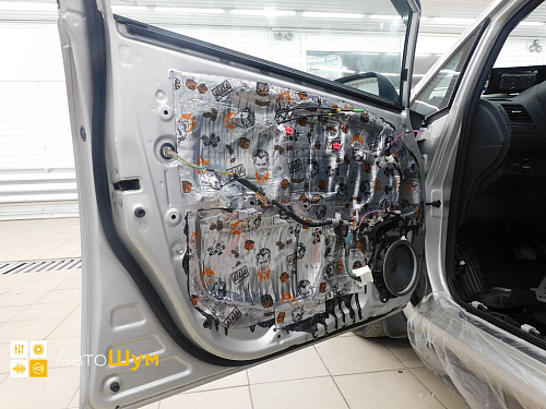 Шумоизоляция дверей Тойота Аурис