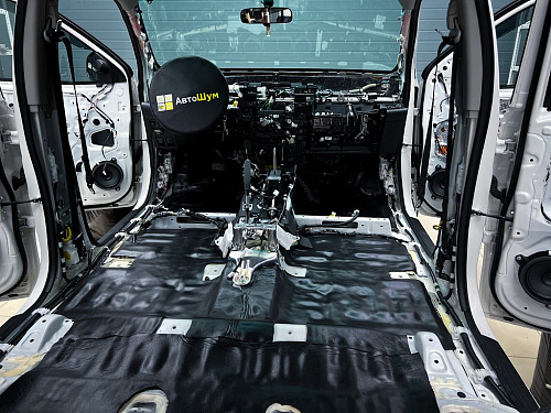 Виброизоляция пола Тойота Фортунер