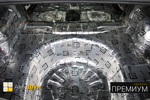 Виброизоляция багажника Мазды 6.