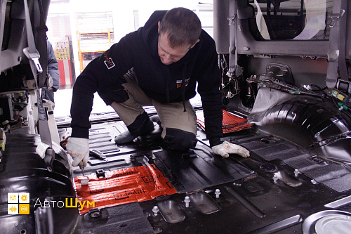 Штатная шумоизоляция в крыле лексус лх570