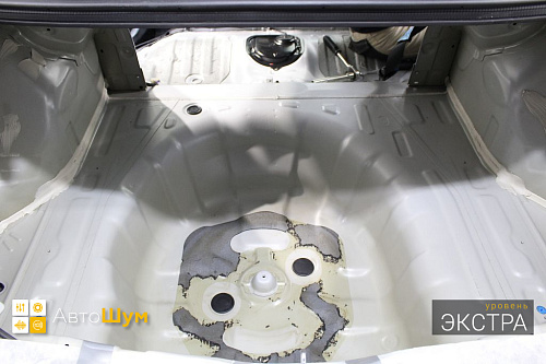 Штатная виброизоляция в багажнике Хендай Элантра