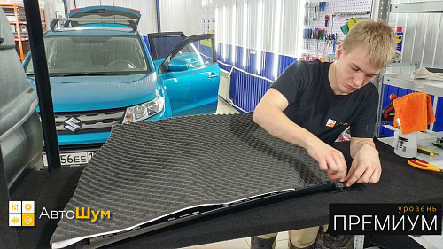 Клеим дверную обшивку Suzuki Vitara