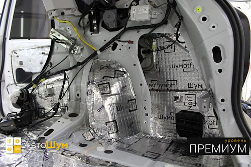 Виброизоляция крыльев и арок Субару Форестер