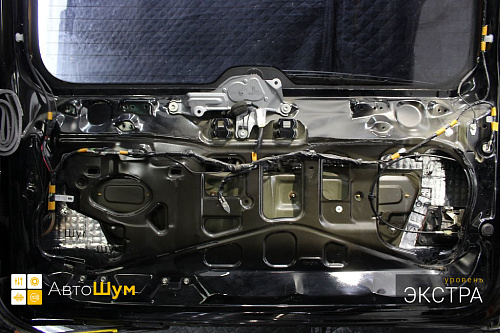 Виброизоляция пятой двери Тойоты Ленд Крузер Прадо 120