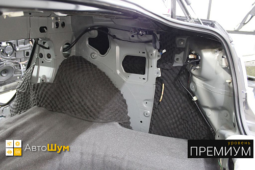 Шумоизоляция арок и крыльев Мазды 6.