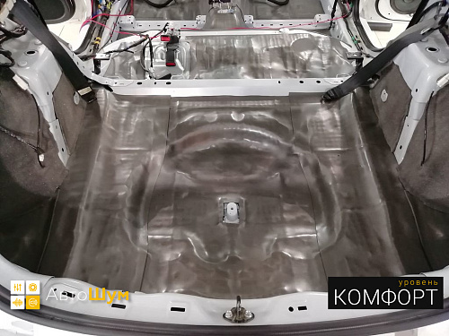 Шумоизоляция багажника Мазды 3.