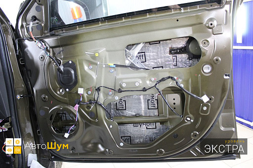 Виброизоляция дверей Митсубиси Аутледер.