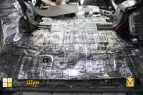 Виброизоляция багажника Митсубиси Аутлендер XL.