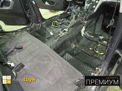 Шумоизоляция пола Субару ХВ.