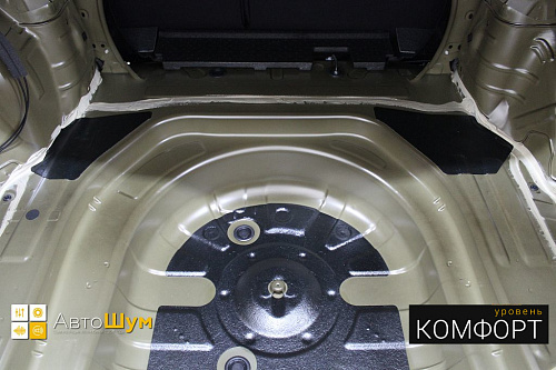 Штатная шумоизоляция багажника Тойоты Камри Xv55.