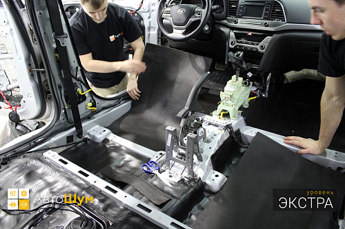 Клеим Practik Finish на пол Хендай Элантра