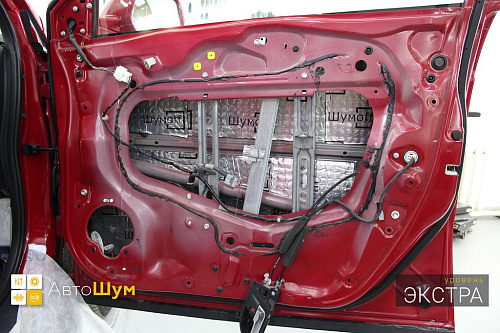 Виброизоляция двери Хонды ЦРВ