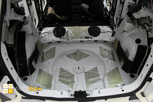 Штатная шумоизоляция багажника Шкода Карок