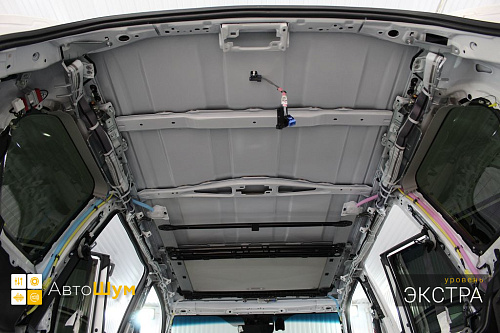 Штатная шумоизоляция крыши Тойоты Ленд Крузер Прадо 150