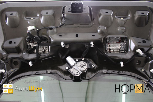 Виброизоляция пятой двери Рено Каптюр.