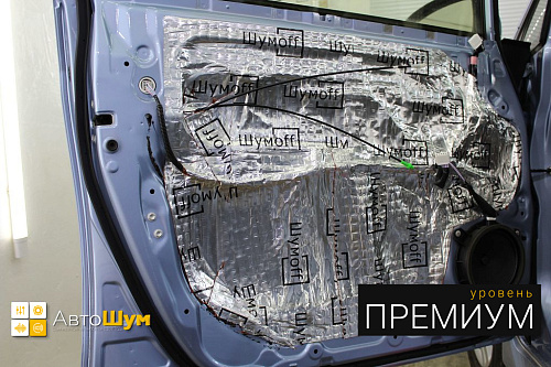 Шумоизоляция дверей Тойоты Рактис.